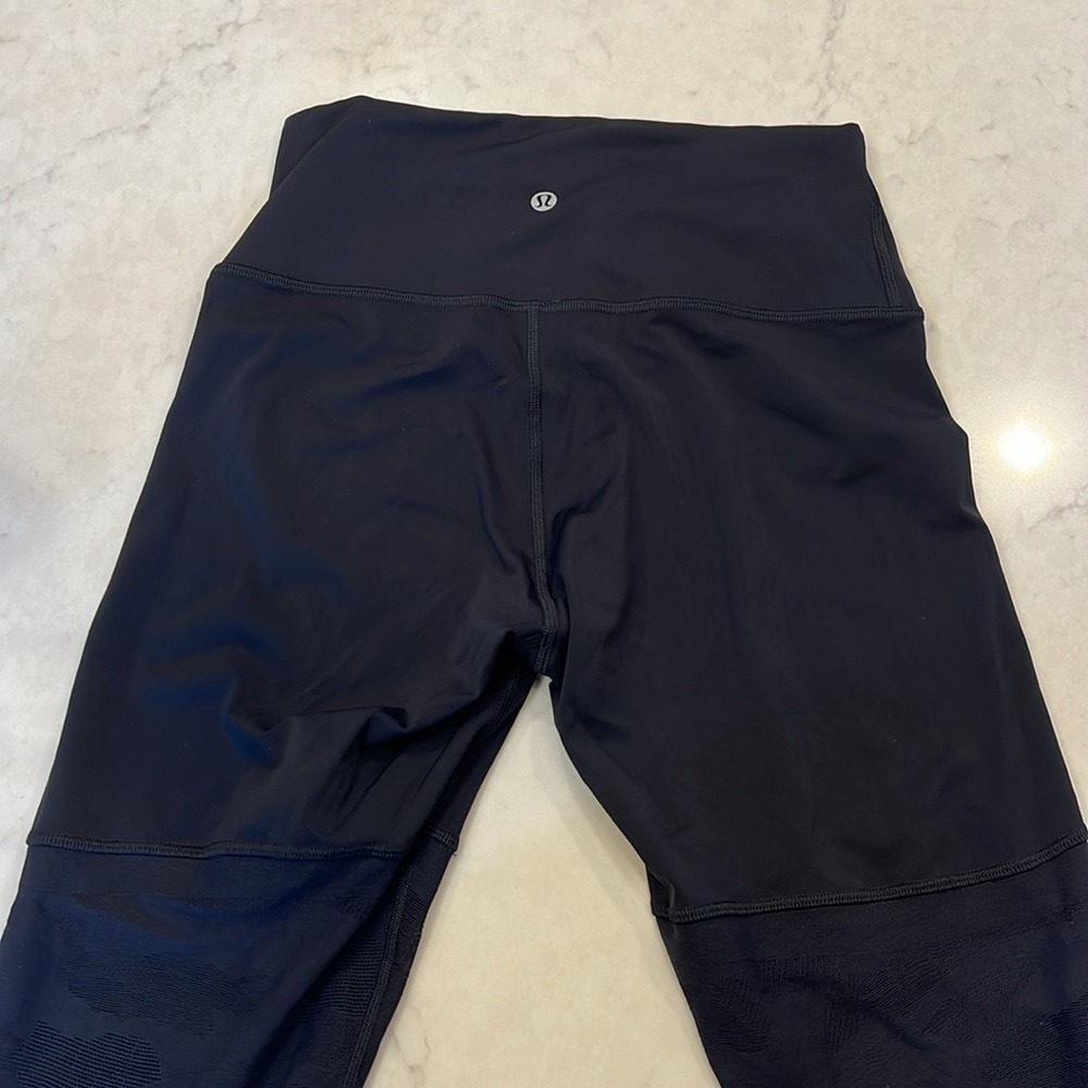 Lululemon Sheer Will High-Rise Tight‎ 28" *Camo
Black Size 8 - Picture 11 of 13